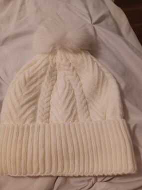 Ivory Cable Knit Pom Pom Beanie